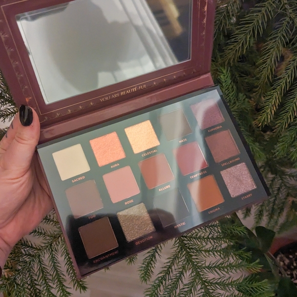 Mystic Romance Palette - Picture 3 of 3